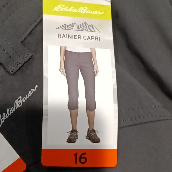 Eddie Bauer Rainier Capris - Picture 11 of 11